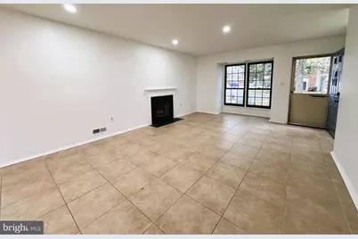 1 Lyon La, Franklin Park, NJ 08823 - Photo 3