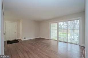 22 Amberly Ct, Franklin Park, NJ 08823 - Photo 5