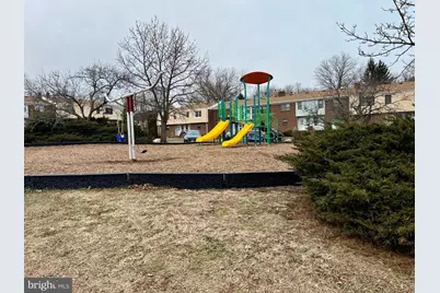 402 Windsor Court, Hillsborough Township, NJ 08844 - Photo 7