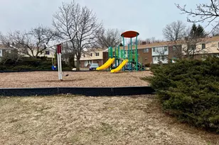 402 Windsor Ct, Hillsborough Township, NJ 08844 - Photo 7