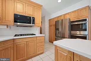 8 Liberty Ln, Franklin Township, NJ 08873 - Photo 11