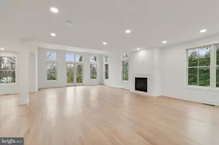 35 Sycamore Pl, Kingston, NJ 08540 - Photo 3