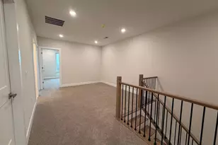 100 Village Dr, Montgomery Township, NJ 08558 - Photo 15