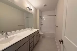 100 Village Dr, Montgomery Township, NJ 08558 - Photo 25