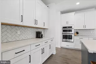 61 Village Dr, Montgomery Township, NJ 08558 - Photo 13