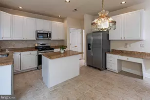 27 Bethpage Dr, Montgomery Township, NJ 08558 - Photo 17