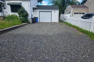 27 Koehler Dr, South Bound Brook, NJ 08880 - Photo 3