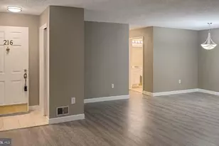 216 Sapphire La Ln, Franklin Township, NJ 08823 - Photo 5