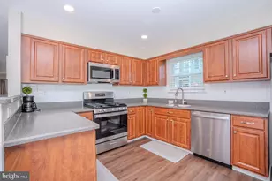 60 Balboa Ln, Franklin Township, NJ 08823 - Photo 17