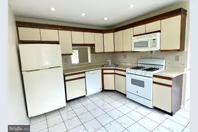 45 Townsend Court, Franklin Park, NJ 08823 - Photo 3