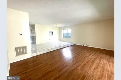 45 Townsend Court, Franklin Park, NJ 08823 - Photo 9