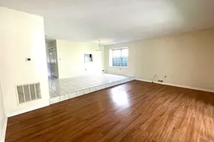 45 Townsend Ct, Franklin Park, NJ 08823 - Photo 9