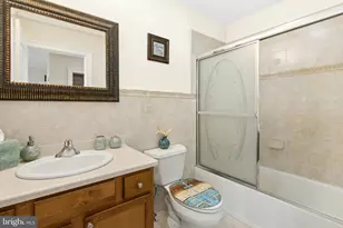 1 Hartman Ct, Clark, NJ 07066 - Photo 41