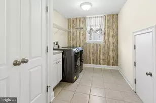 1 Hartman Ct, Clark, NJ 07066 - Photo 57