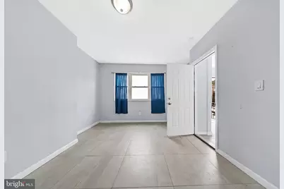 313 Livingston Street, Elizabethport, NJ 07206 - Photo 9