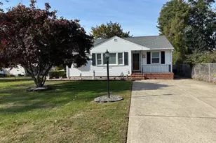 356 Lakeside Blvd, Hamilton Township, NJ 08610 - Photo 1