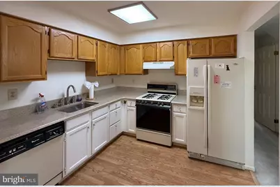 21 Pioneer Court, Ewing Township, NJ 08628 - Photo 9