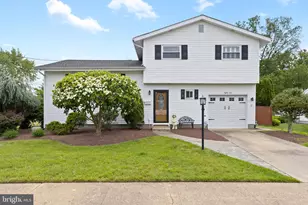 81 Walt Whitman Way, Hamilton Township, NJ 08690 - Photo 1