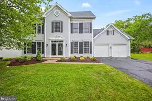 19 Larchmont Ct, Pennington, NJ 08534 - Photo 1