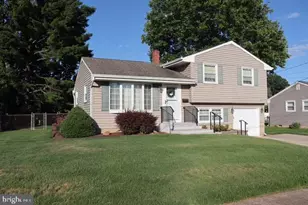 12 Phaeton Dr, Hamilton Township, NJ 08690 - Photo 1