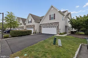 17 Blake Dr, Pennington, NJ 08534 - Photo 1