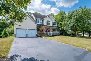 19 Christinalynn Dr, Monroe Township, NJ 08831 - Photo 1