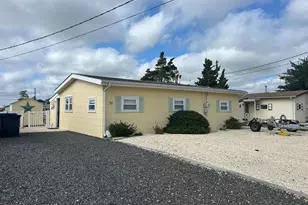 39 Jeteemale Dr, Manahawkin, NJ 08050 - Photo 1