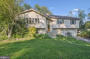 105 Canterbury Rd, Phillipsburg, NJ 08865 - Photo 1