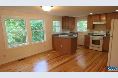 730 Canal St, Scottsville, VA 24590 - Photo 13