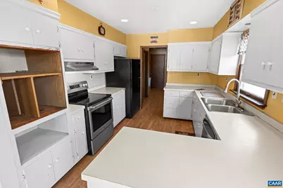 1753 North Lakeshore Dr, Louisa, VA 23093 - Photo 15