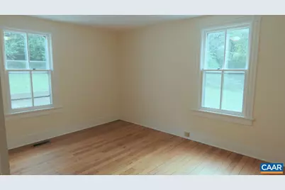 740 Canal St, Scottsville, VA 24590 - Photo 21