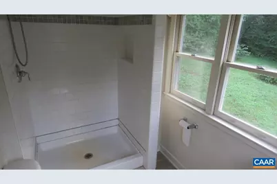 740 Canal St, Scottsville, VA 24590 - Photo 21