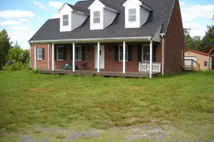 432 Twin Oaks Ln, Kents Store, VA 23084 - Photo 1