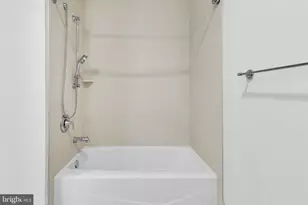 880 New Jersey Ave SE, Washington, DC 20003 - Photo 11