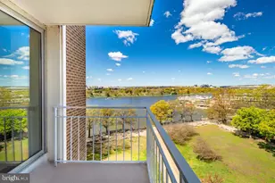 1425 4th St SW, Washington, DC 20024 - Photo 1