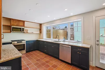 903 11th Street SE, Washington, DC 20003 - Photo 9