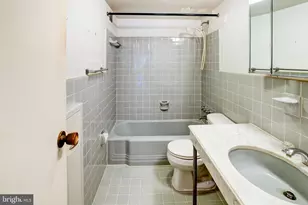 4201 Cathedral Ave NW, Washington, DC 20016 - Photo 23