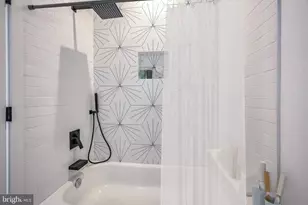 1619 Isherwood St NE, Washington, DC 20002 - Photo 9