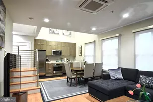 1072 Thomas Jefferson St NW, Washington, DC 20007 - Photo 55