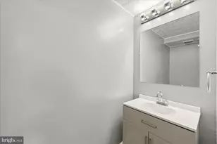 1121 Harvard St NW, Washington, DC 20009 - Photo 17