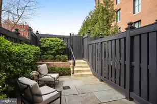 1040 31st St NW, Washington, DC 20007 - Photo 25