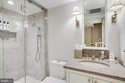 1040 31st Street NW, Washington, DC 20007 - Photo 23