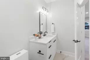 1724 Connecticut Ave NW, Washington, DC 20009 - Photo 13