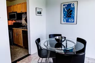 4201 Cathedral Ave NW, Washington, DC 20016 - Photo 25