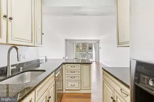 730 24th St NW, Washington, DC 20037 - Photo 9