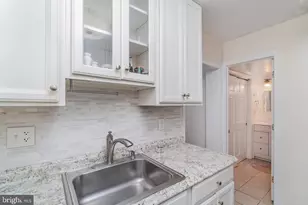 922 24th St NW, Washington, DC 20037 - Photo 7