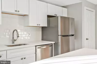 212 Oakwood Street SE #B5, Washington, DC 20032 - Photo 15