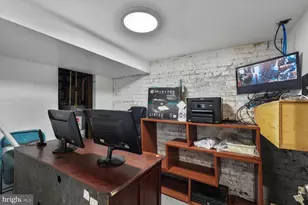 1720 1st St NW, Washington, DC 20001 - Photo 13