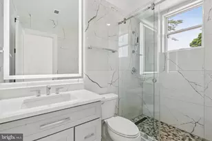 636 Edgewood St NE, Washington, DC 20017 - Photo 15