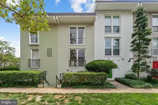 212 G St SW, Washington, DC 20024 - Photo 1